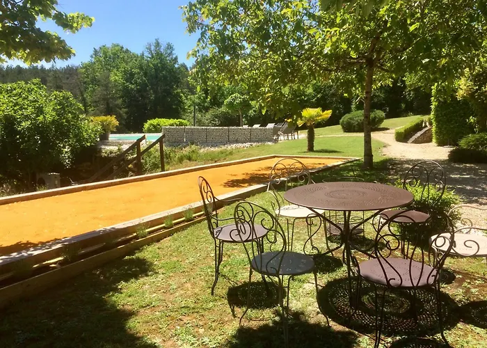 Les Trois Collines Bed & Breakfast